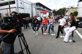 Fernando Alonso, McLaren talks with Federica Masolin, Sky Italia Presenter, Davide Valsecchi, Sky Italia, Marc Gene, Ferrari and Jacques Villeneuve, Sky Italia