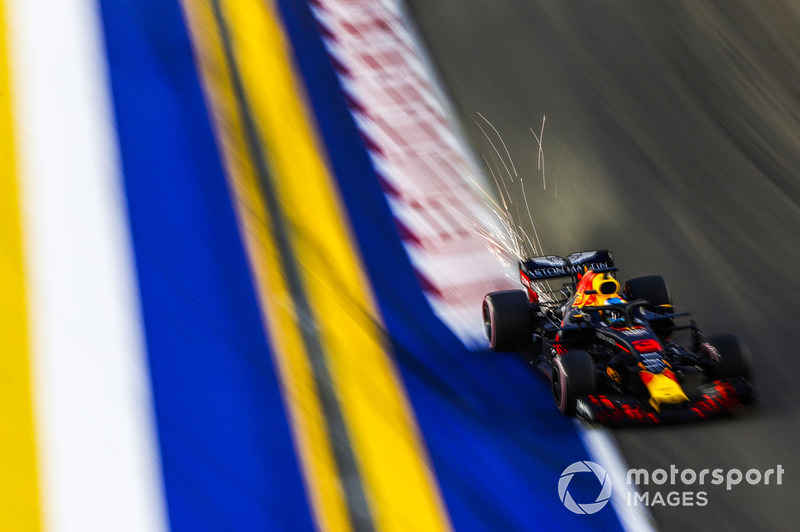 6: Daniel Ricciardo, Red Bull Racing RB14, 1'36.996