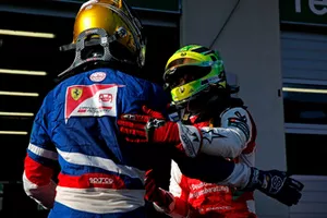 Robert Shwartzman, PREMA Theodore Racing Dallara F317 - Mercedes-Benz en Mick Schumacher, PREMA Theodore Racing Dallara F317 - Mercedes-Benz