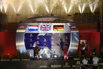 Podyum: 2. Max Verstappen, Red Bull Racing, Yarış galibi Lewis Hamilton, Mercedes AMG F1 ve 3. Sebastian Vettel, Ferrari