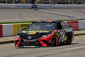 Martin Truex Jr., Furniture Row Racing, Toyota Camry 5-hour ENERGY/Bass Pro Shops