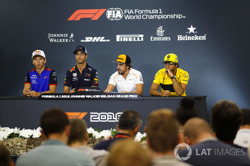 Pierre Gasly, Toro Rosso, Daniel Ricciardo, Red Bull Racing, Fernando Alonso, McLaren, et Carlos Sainz Jr., Renault Sport F1 Team, en conférence de presse