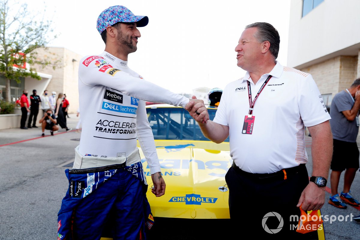 Daniel Ricciardo, McLaren,1984 Dale Earnhardt Wrangler Chevrolet Monte Carlo NASCAR