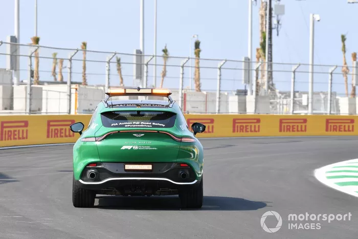 El Safety car Aston Martin