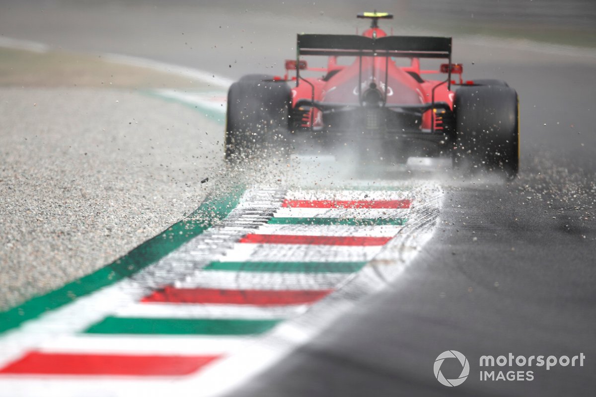 Carlos Sainz Jr, Ferrari SF21