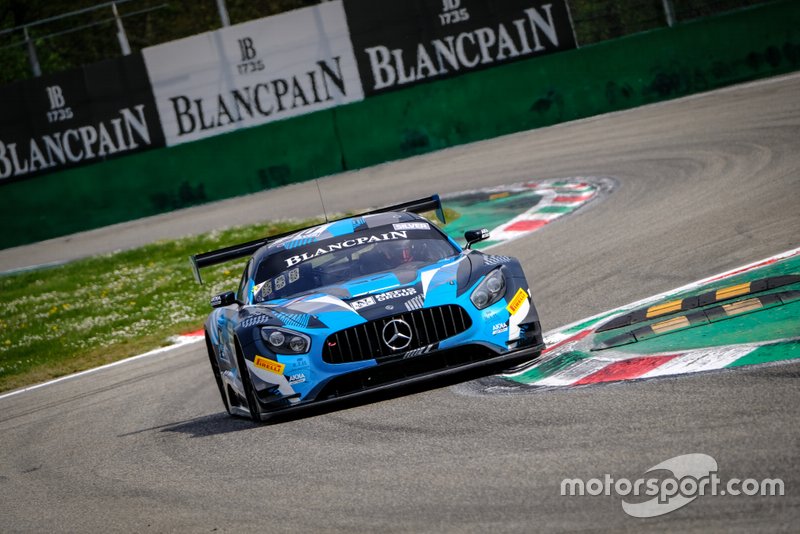 #90 Akka ASP Team Mercedes-AMG GT3: Timur Bogulavskiy, Felipe Fraga, Nico Bastian
