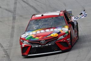 Race Winner Kyle Busch, Joe Gibbs Racing, Toyota Camry Skittles