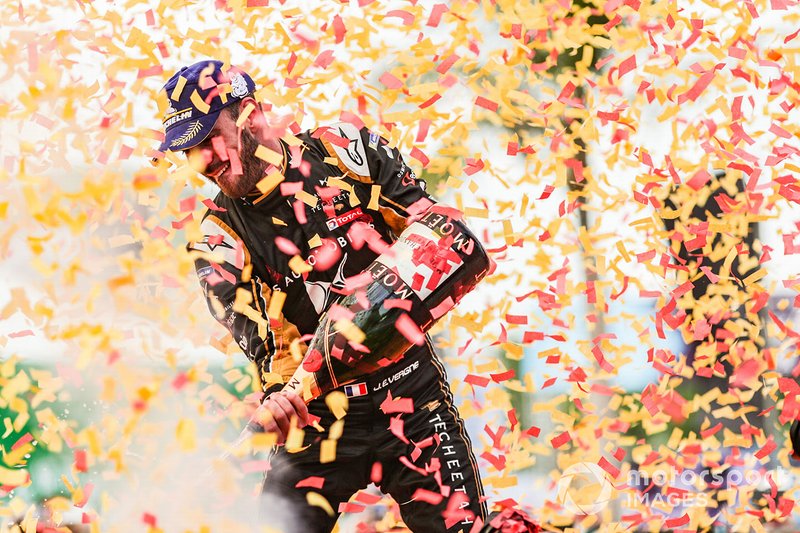 Jean-Eric Vergne, DS TECHEETAH, celebra su triunfo en el podio