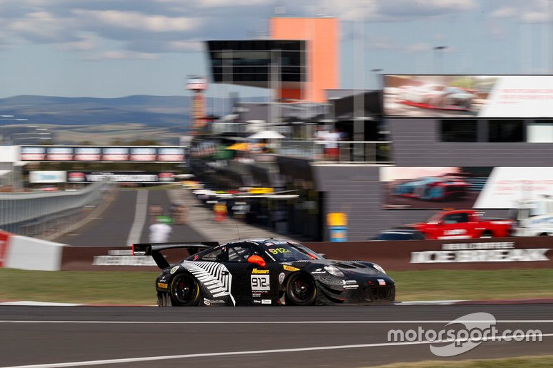 #912 EBM Porsche 911 GT3-R: Dirk Werner, Dennis Olsen, Matt Campbell