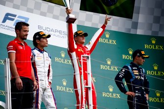 Nobuharu Matsushita, Carlin, winnaar Mick Schumacher, Prema Racing en Sergio Sette Camara, Dams