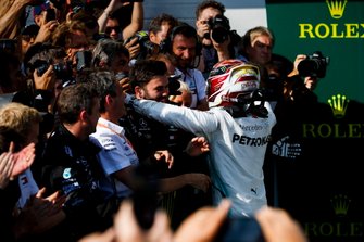 Yarış galibi Lewis Hamilton, Mercedes AMG F1, Parc Ferme