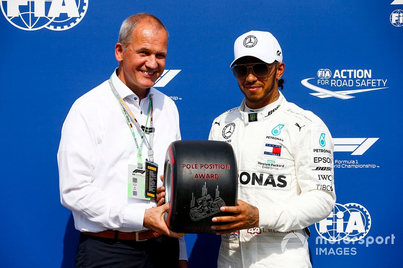 Lewis Hamilton, F1, Mercedes AMG F1 recibe el premio Pirelli Pole Position Award