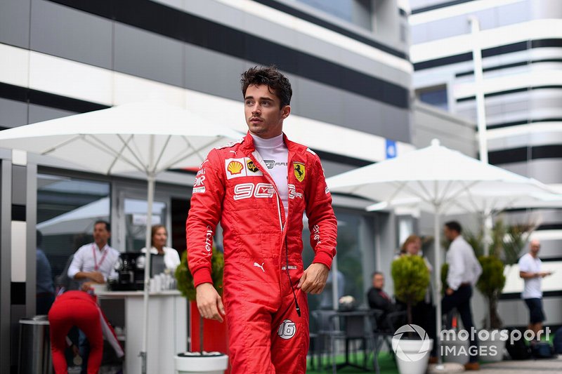 Charles Leclerc no paddock