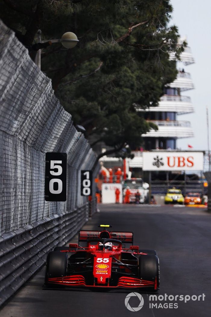 Carlos Sainz Jr., Ferrari SF21