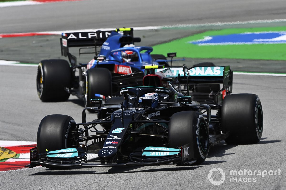 Valtteri Bottas, Mercedes W12, Esteban Ocon, Alpine A521