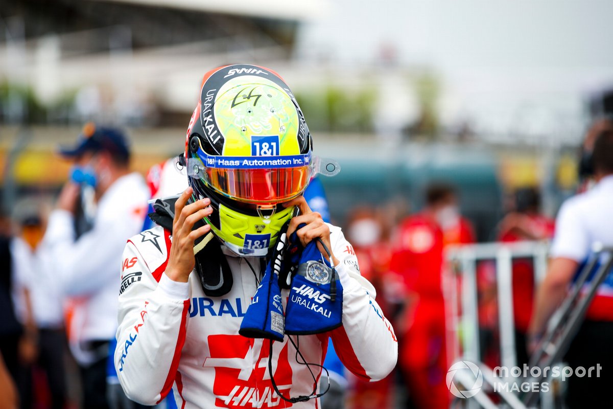 Mick Schumacher, Haas F1, on the grid