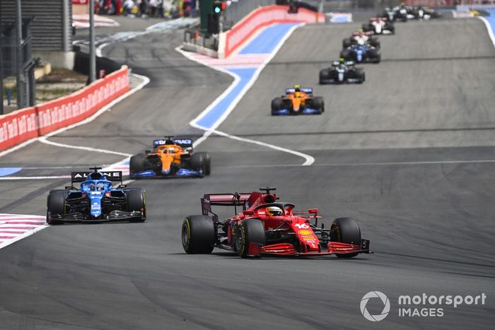 Charles Leclerc, Ferrari SF21, Fernando Alonso, Alpine A521, Daniel Ricciardo, McLaren MCL35M