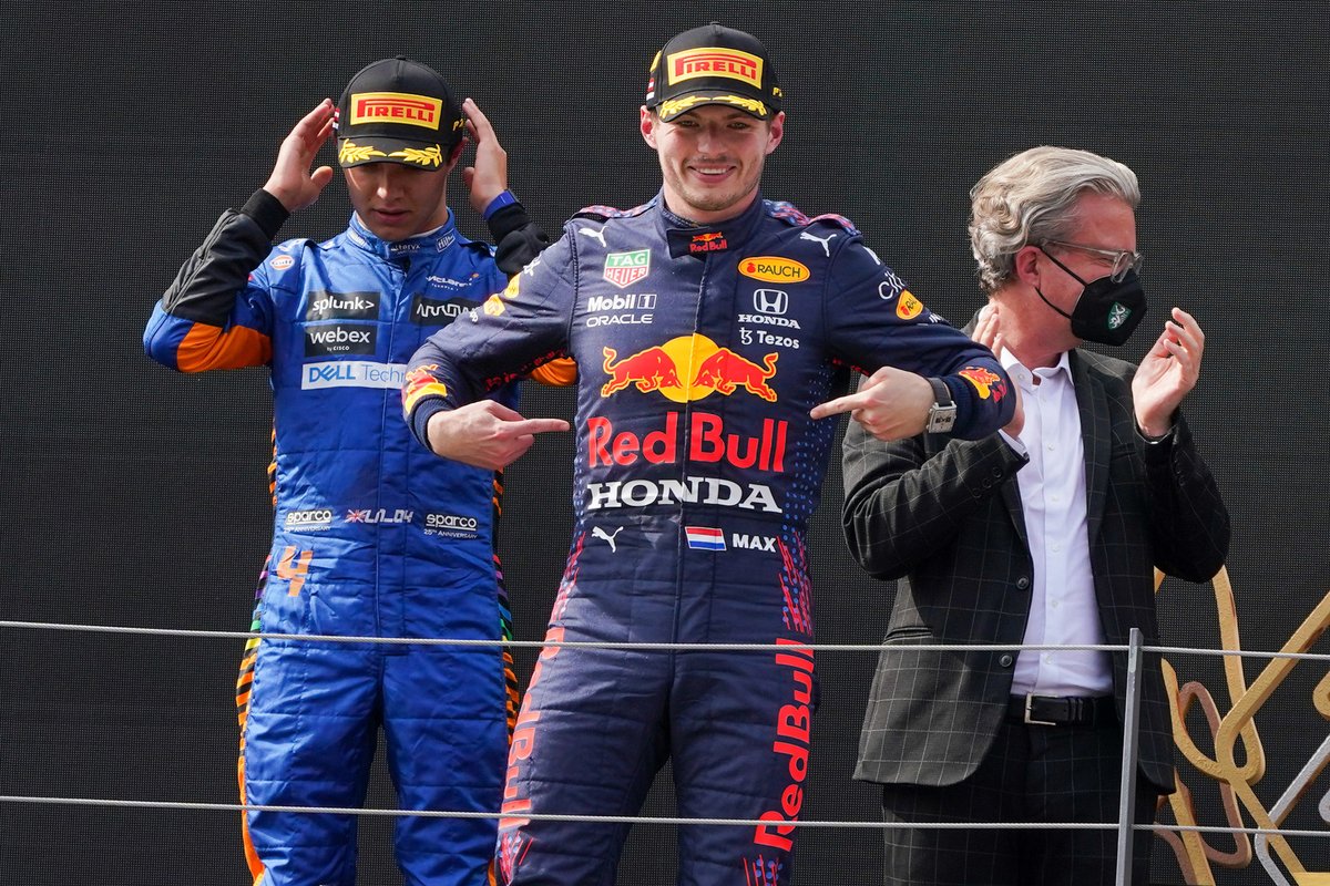 Podio: ganador Max Verstappen, Red Bull Racing