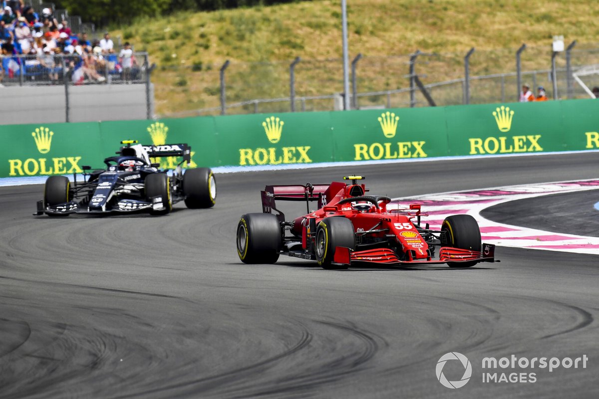 Carlos Sainz Jr., Ferrari SF21, Pierre Gasly, AlphaTauri AT02