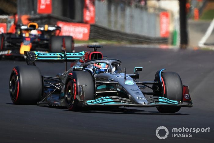 George Russell, Mercedes W13, Max Verstappen, Red Bull Racing RB18