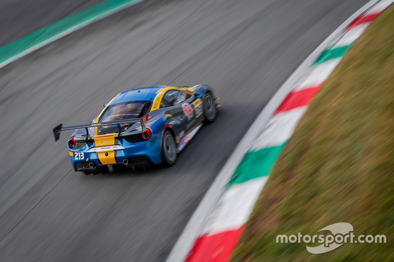 #213 Ferrari 488, Ferrari of Ontario: Marc Muzzo