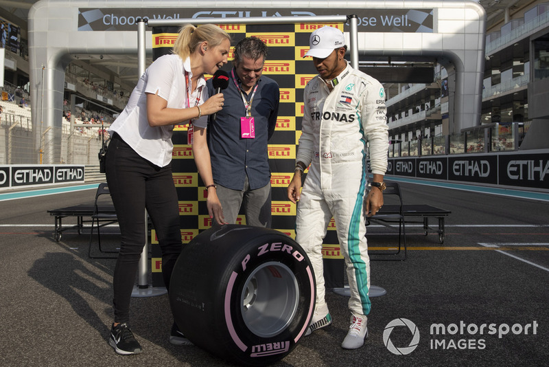 Lewis Hamilton, Mercedes AMG F1 recibe el Premio Pirelli Pole Position