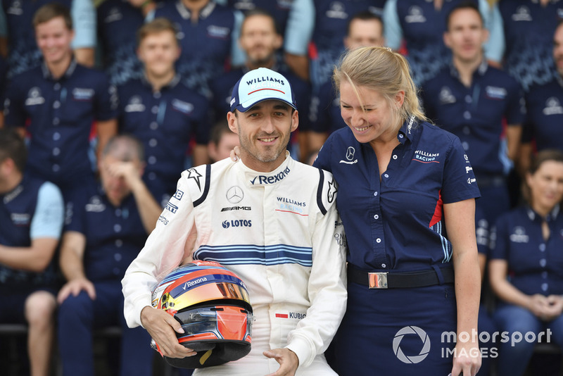 Robert Kubica, Williams and Sophie Ogg, at the Williams Racing Team Photo