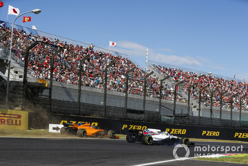 Фернандо Алонсо, McLaren MCL33, и Лэнс Стролл, Williams FW41