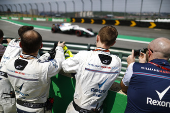 Williams team members photograph Sergey Sirotkin, Williams FW41 Mercedes.