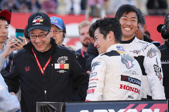 山本尚貴と手塚長孝監督(TEAM MUGEN)