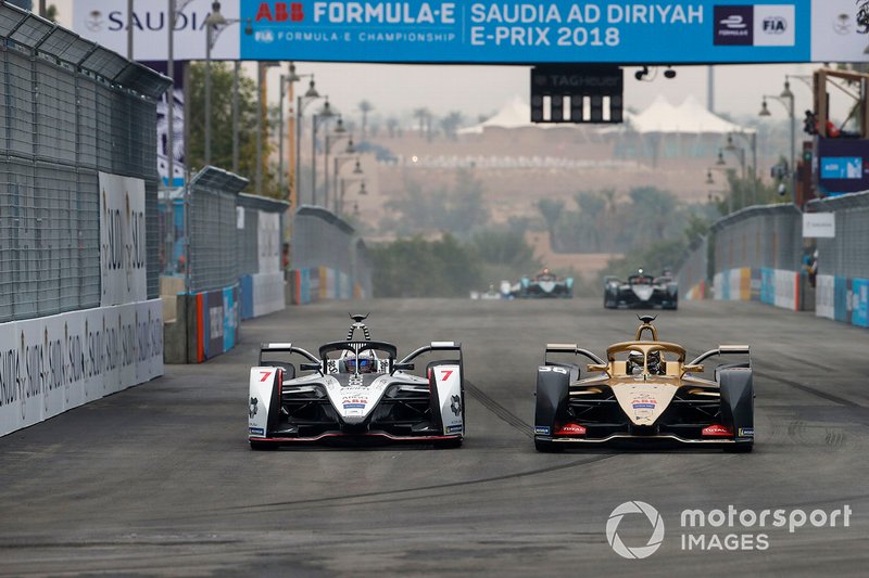 Andre Lotterer, DS TECHEETAH, DS E-Tense FE19 supera Jose Maria Lopez, GEOX Dragon Racing, Penske EV-3