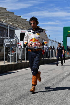 Daniel Ricciardo, Red Bull Racing runs