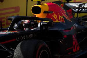 Max Verstappen, Red Bull Racing, 2ª posición, en Parc Ferme