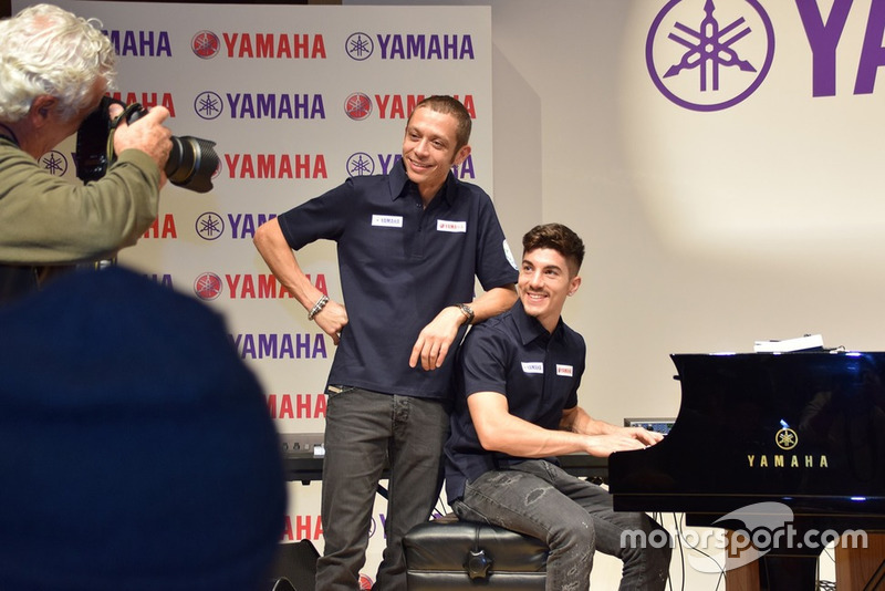 Two Yamahas, One Passion - RIDERS MEET PIANIST -