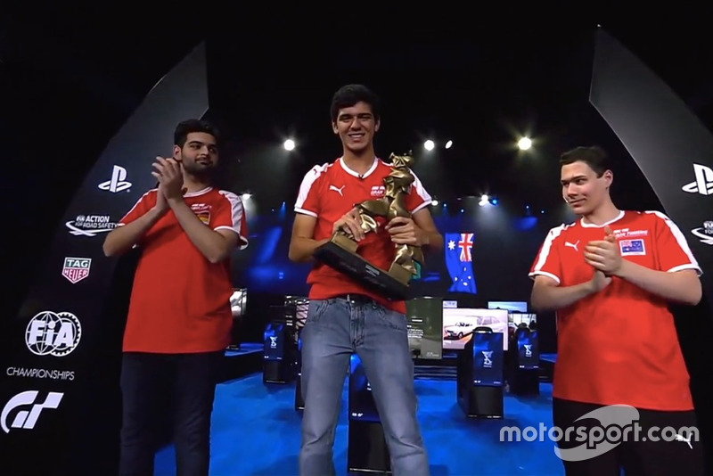 Igor Fraga e rivais no FIA GT Sport