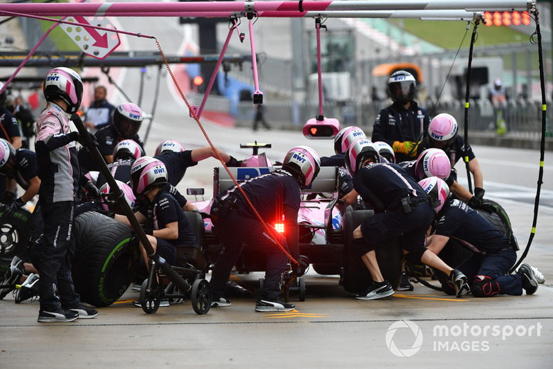 Esteban Ocon, Racing Point Force India VJM11 au stand