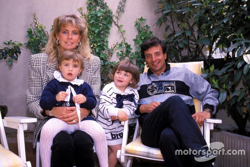 Riccardo Patrese with his wife Susi and their twins