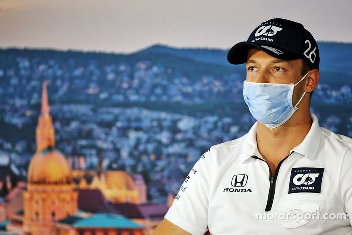 Daniil Kvyat, AlphaTauri en la conferencia de prensa