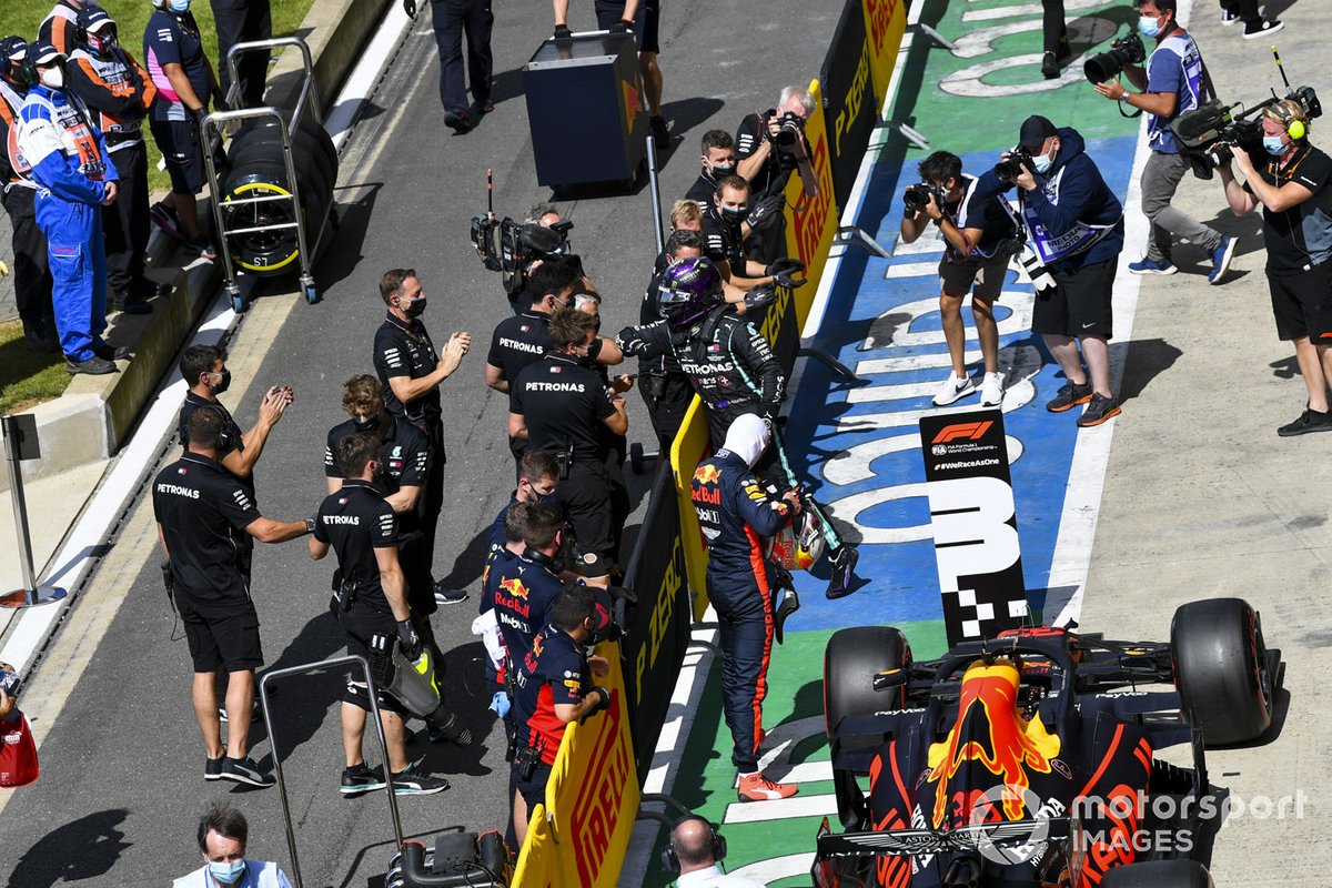 Ganador de la pole Lewis Hamilton, Mercedes-AMG F1