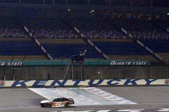 Race Winner Austin Cindric, Team Penske, Ford Mustang
