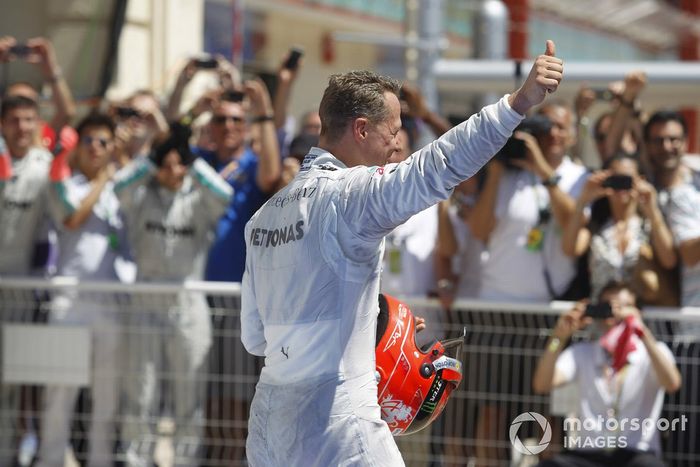 Tercero clasificado Michael Schumacher, Mercedes AMG F1 W03, en el parque cerrado