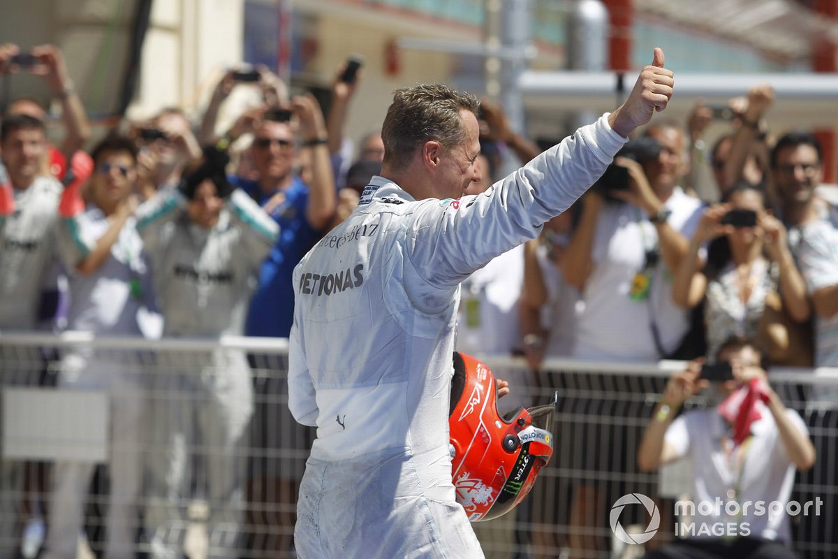 Tercero clasificado Michael Schumacher, Mercedes AMG F1 W03, en el parque cerrado
