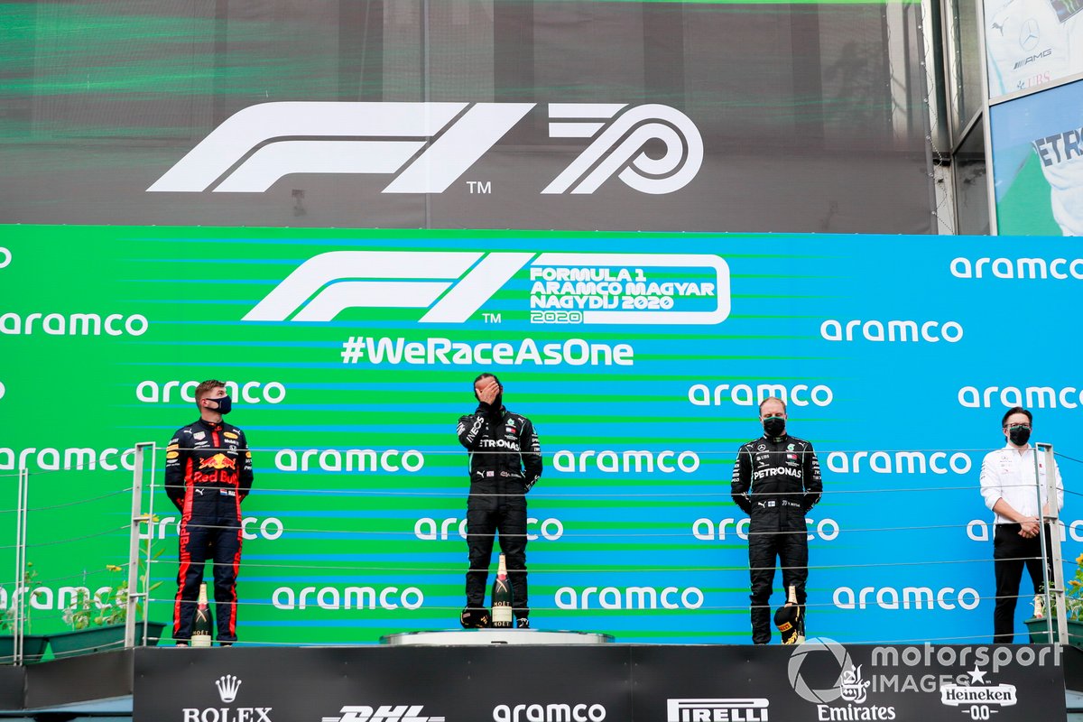 Max Verstappen, Red Bull Racing, il vincitore della gara Lewis Hamilton, Mercedes-AMG Petronas F1 e Valtteri Bottas, Mercedes-AMG Petronas F1 sul podio