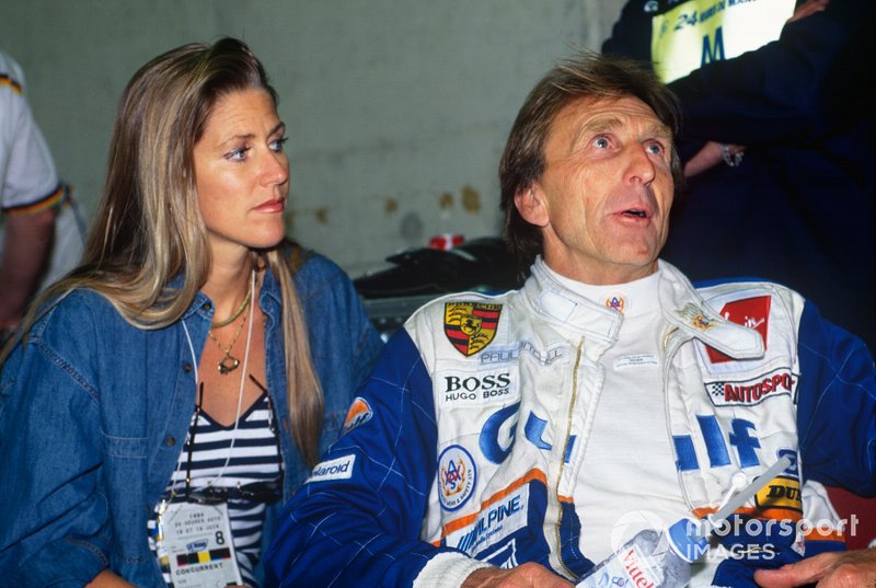 1994 Le Mans 24 Hours - Derek Bell, Kremer Porsche Spyder, with his wife Misty