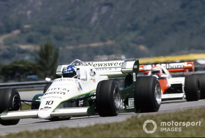 Jonathan Palmer, RAM 01 Hart, leads Niki Lauda, McLaren MP4-2 TAG