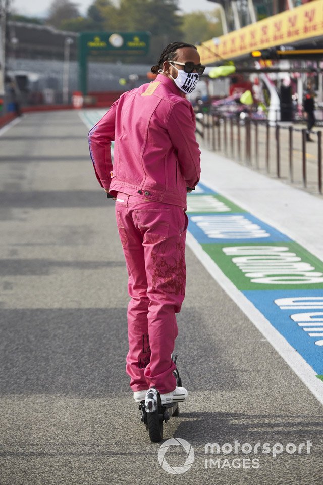 Lewis Hamilton, Mercedes-AMG F1, with his dog Roscoe