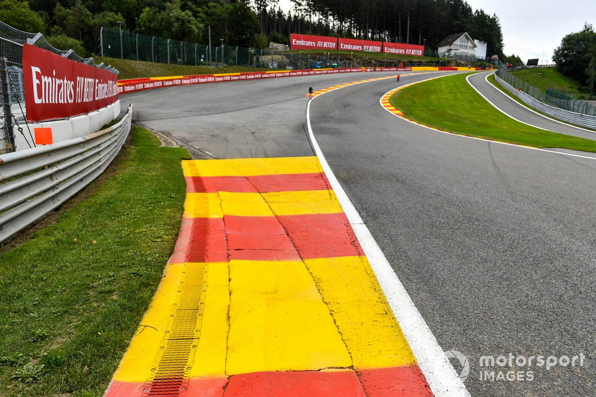 Zoom sur la piste et ses vibreurs