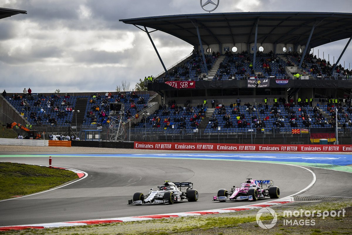 Pierre Gasly, AlphaTauri AT01, in battaglia con Sergio Perez, Racing Point RP20