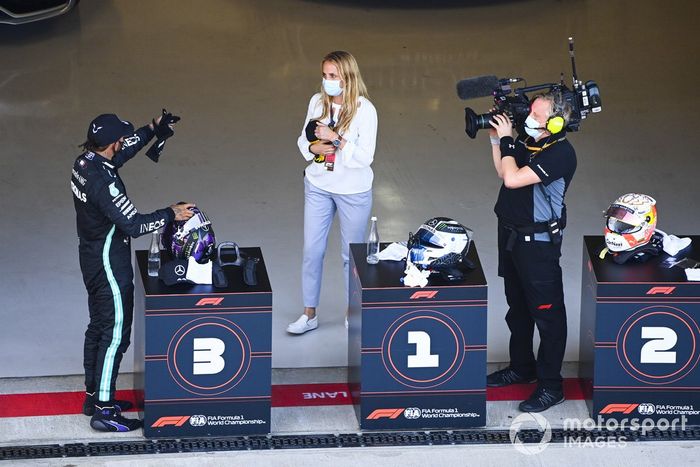 El tercer lugar Lewis Hamilton, Mercedes-AMG F1, en Parc Ferme
