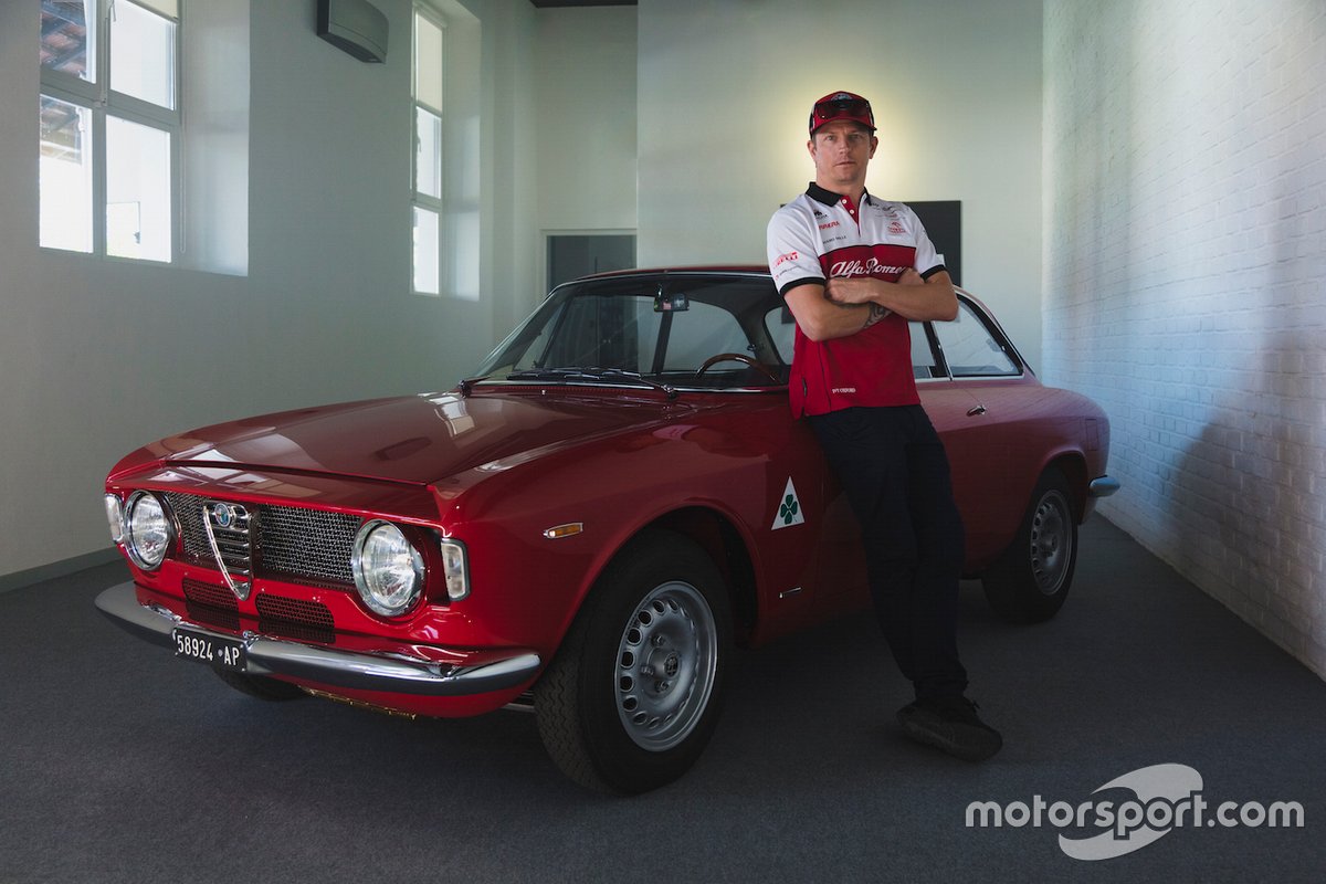 Kimi Raikkonen, Alfa Romeo Racing, e l'Alfa Romeo Giulia GTA